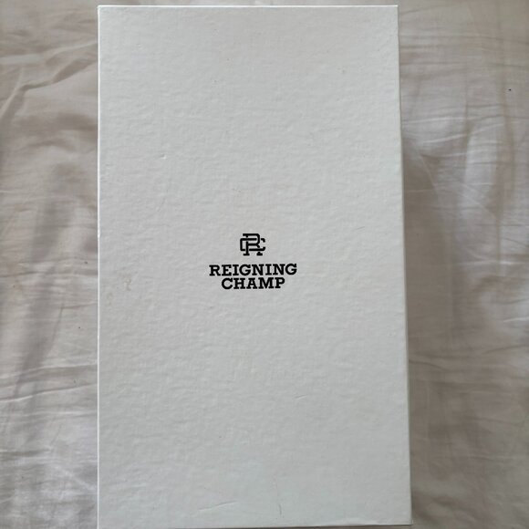 Reigning Champ Slides - Picture 2 of 3